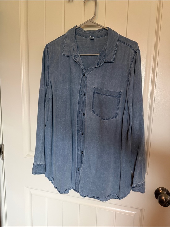 Old Navy Tops - XL Old Navy Jean Colored Long Sleeve Button Down